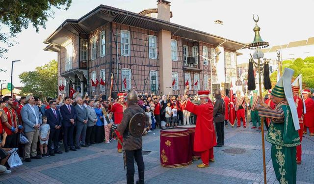 Kurtuluş coşkusu Tarihi Belediye Binası'na taşındı