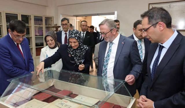 Kütahya'da kütüphanelerin kültürel mirasın yaşatılmasındaki rolü ele alındı