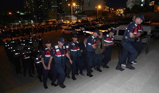 KYOK kaldırıldı, dosyalar yeniden açıldı: Aralarında 2 eski başkanın da olduğu 35 şüpheli adliyede