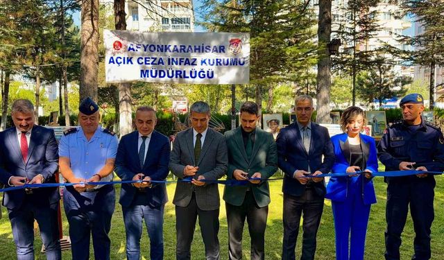 Mahkumların el emeği eserleri göz doldurdu