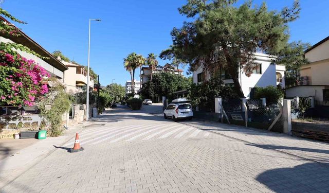 Marmaris Adaköy'de yollar yenilendi