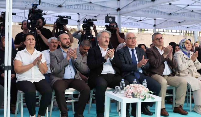 Melikgazi'de 24 aile yeni evlerine kavuştu