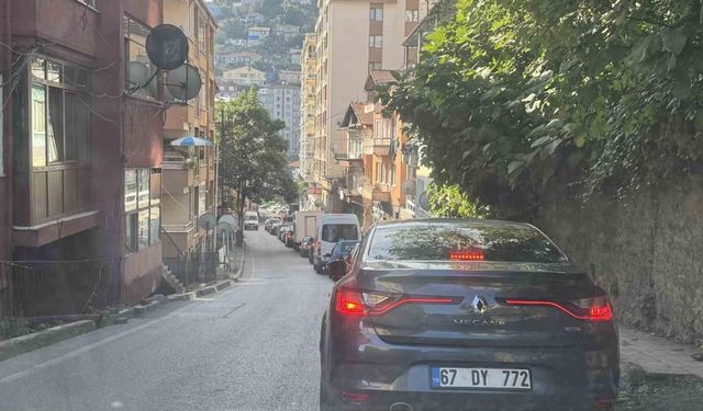 Metrelerce araç kuyruğu oluştu, sürücüler zor anlar yaşadı