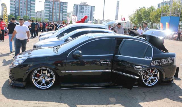 Modifiyeli araç tutkunları Diyarbakır'da bir araya geldi