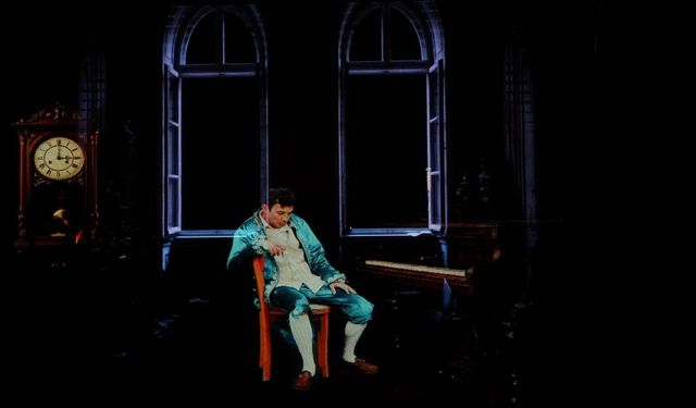 Mozart yüzyıllar sonra hologram teknolojisiyle Beyoğlu'nda sahneye çıkıyor