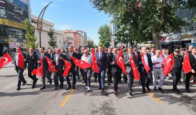 Niğde'de 'Kahramanlarla Kardeşlik Yolunda' yürüyüşü gerçekleştirildi