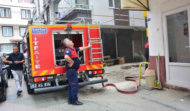 Ocakta unutulan yemek paniğe neden oldu: 1 kişi dumandan etkilendi