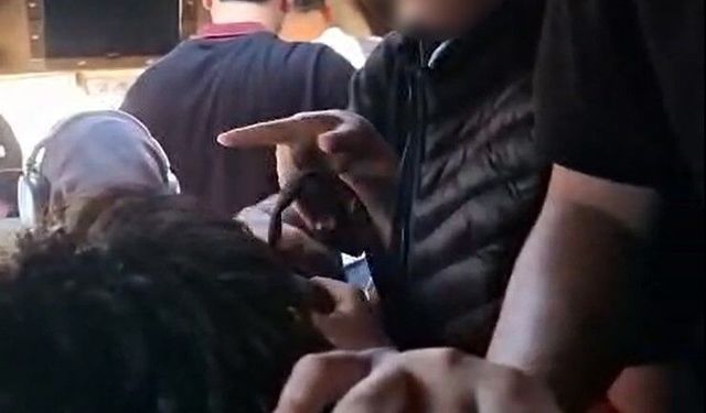 Öğrenciler serviste üst üste okula gidiyor
