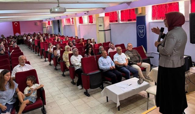 Okul öncesi öğretmenlerine Türkiye Yüzyılı Maarif Modeli eğitimi
