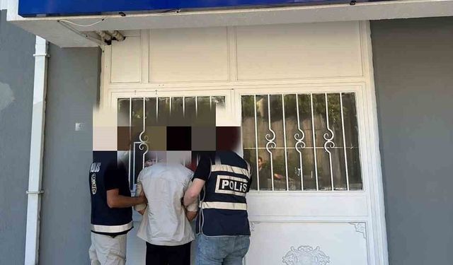 Okulun bahçesindeki Atatürk büstünü söken şahıs yakalandı