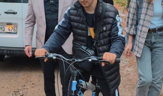 Özel vatandaşın bisiklet hayalini Başkan Aydemir tarafından gerçekleştirdi