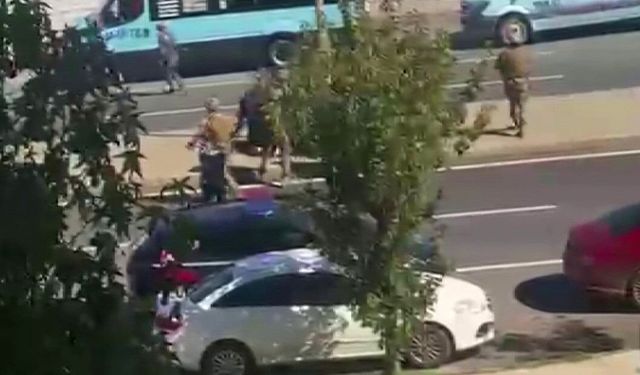 Pendik'te cadde üzerinde bıçakla dolaşan şahıs etkisiz hale getirildi