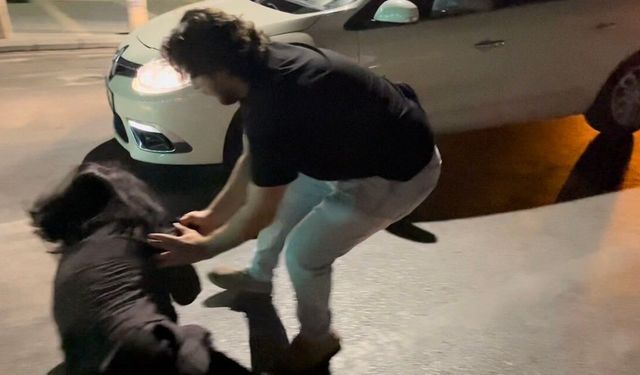 Polise direnen, gazeteciye tüküren alkollü kadın tutuklandı
