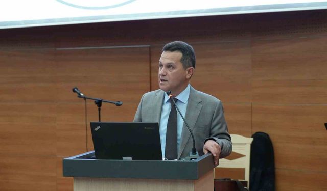 Rektör Ahmet Hamdi Topal: 'Yapay zekanın, veri biliminin ve en ileri teknolojilerin mimarları sizler olacaksınız'