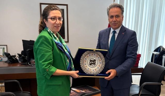 Rektör Akpolat'tan Frankfurt Başkonsolosu Akdevelioğlu'na ziyaret