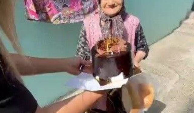 Samsun'da yaşlılara doğum günü sürprizi: Büyüklerin yüzü pasta ile gülüyor