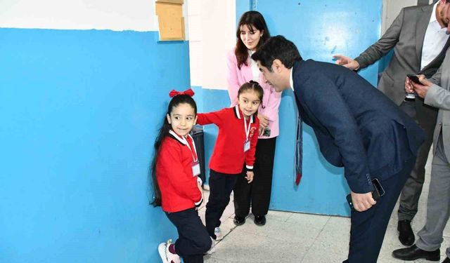 Sarıkamış Kaymakamı Aslantatar'dan yeni eğitim öğretim yılında okul ziyaretleri