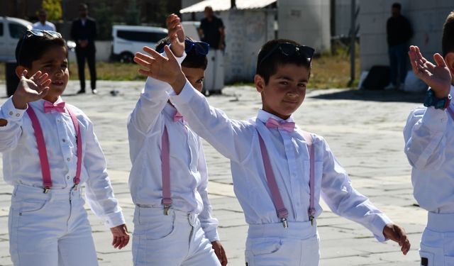 Sarıkamış'ta İlköğretim Haftası coşkuyla kutlandı
