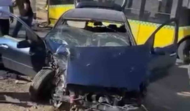 Siirt'te belediye otobüsü ile otomobil çarpıştı: 1 yaralı