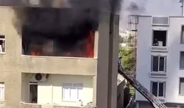 Silopi'de 4 katlı binada yangın paniği