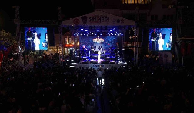 Sındırgı'da deprem sonrası festivaller umut oldu