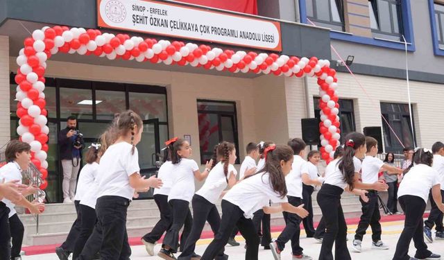 Sinop'ta 16 derslikli modern lise hizmete açıldı