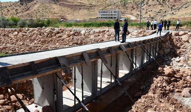 Şırnak Milletvekili Tatar, selin vurduğu Kasrik'te dere ıslahı çalışmalarını inceledi
