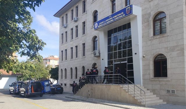 Sosyal medyada bomba yapımı içerikli paylaşımlar yapan şüphelilere operasyon: 9 gözaltı