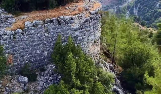 Tarihi Hisar Kalesi yıllara meydan okuyor