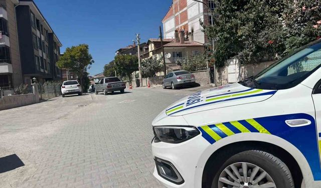 Tavşanlı'da otomobil yayaya çarptı: 1 kişi yaralandı