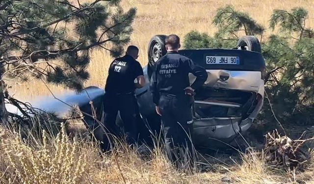 Tavşanlı'da trafik kazasında takla atan otomobilden yara almadan kurtuldu