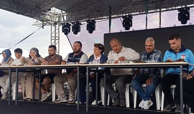 Tekirdağ'da köfteyi en hızlı yiyen altını kaptı