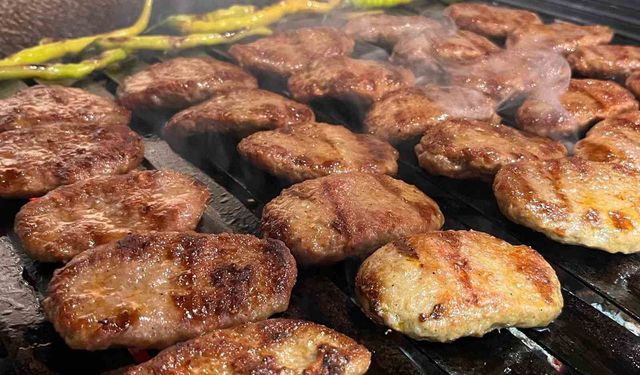 Tescilli Çerkezmüsellim pabuç köftesinin lezzeti 44 yıldır değişmedi
