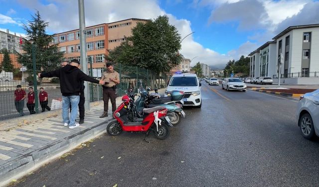 Turgutlu'daki okul saldırısının ardından Karabük'te tedbirler artırıldı