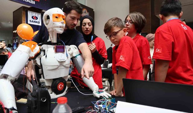 Türkiye'nin geleceğine yön verecek projeler Diyarbakır'da TEKNOFEST'te yarışıyor