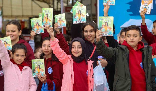 Uşak Kitap Fuarında kitaplar ve ünlü yazarlar okurlarla buluşuyor