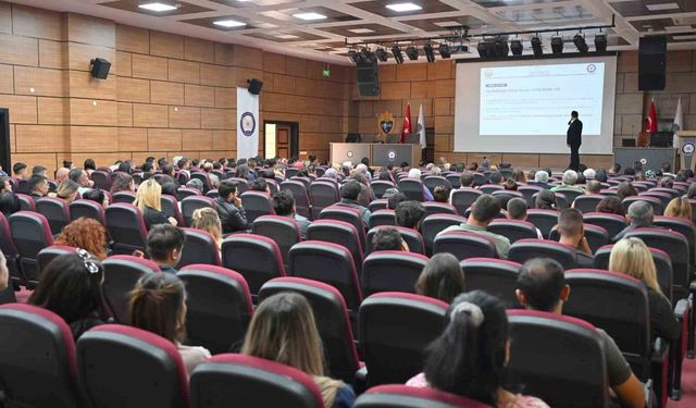 Uşak'ta okul bahçe görevlilerine güvenlik ve acil durum eğitimi verildi