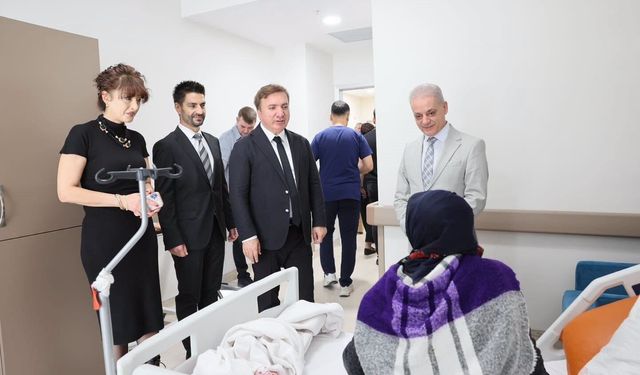 Vali Aydoğdu, hastanede tedavi gören hastaları ziyaret etti