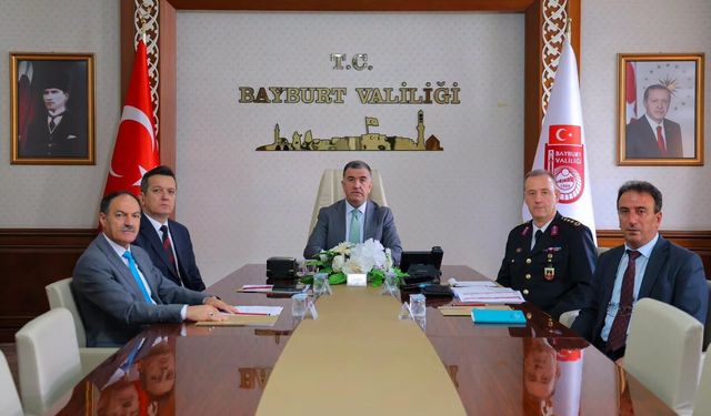 Vali Eldivan VKS üzerinden 'Yurt Güvenliği' toplantısına katıldı