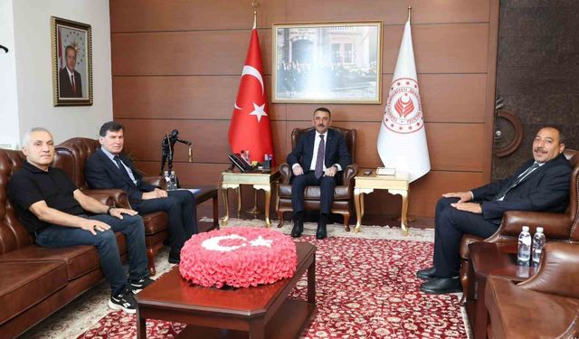 Vali Hacıbektaşoğlu Romanlara yönelik saha çalışmalarını görüştü