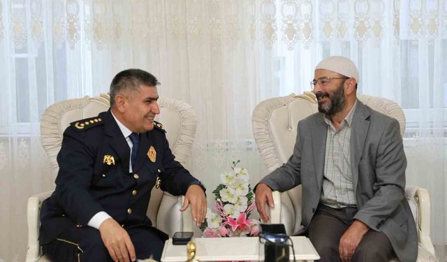 'Vatandaşlarımızla iletişimimizi daima karşılıklı güven ve saygı üzerine kuracağız'