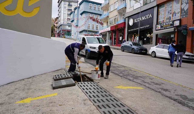 Yağışlar öncesinde mazgallarda temizlik çalışması yapıldı