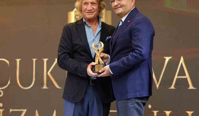 'Yılın Turizm Yöneticisi' ödülü İl Kültür ve Turizm Müdürü Duru'ya verildi