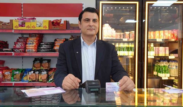 Yılmaz'dan bir destek de liseli öğrencilere