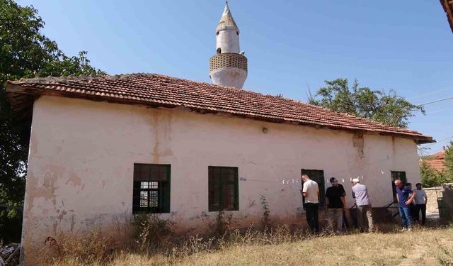 Yozgat'taki asırlık cami onarılmayı bekliyor