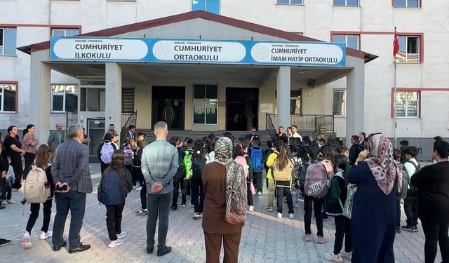 Yüksekova'da 30 bin öğrenci ders başı yaptı