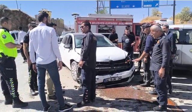Yüksekova'da trafik kazası: 2 yaralı