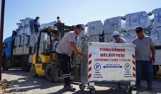 Yunusemre'de çöp konteynerleri yenileniyor