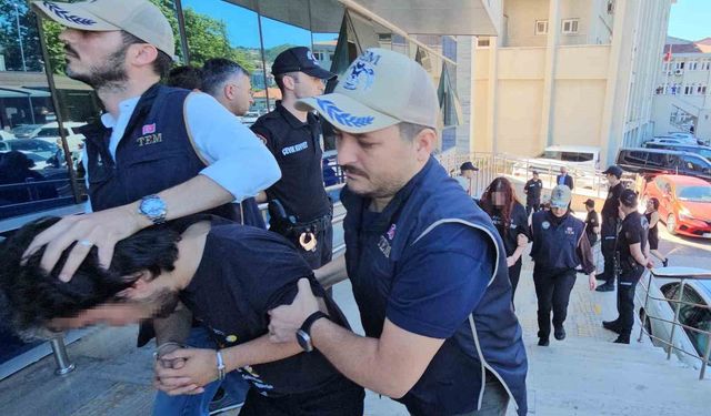 Zonguldak'ta terör örgütü operasyonunda tutuklanan 3 öğrenci hakim karşısında