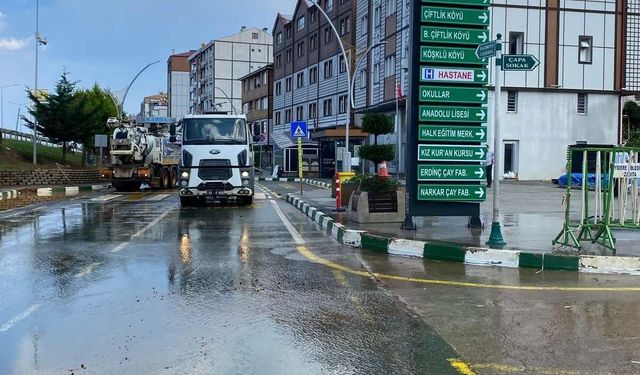 İyidere'de Sel Sonrası Okullara 1 Gün Ara
